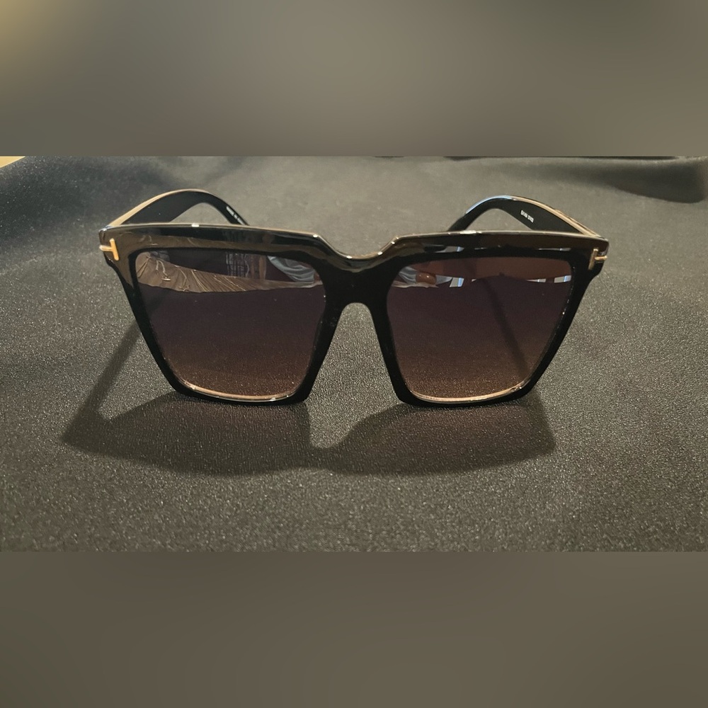 Stylish Black Square Sunglasses